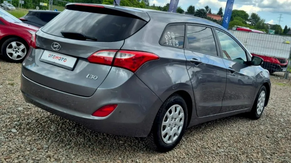 HYUNDAI i30 -