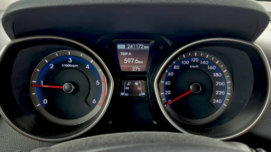 HYUNDAI i30 -