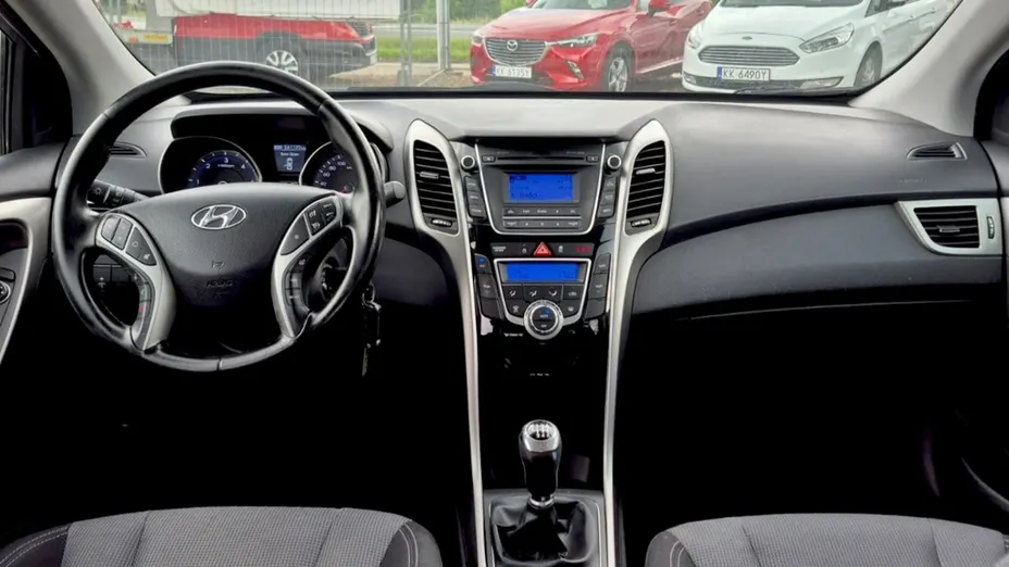 HYUNDAI i30 -