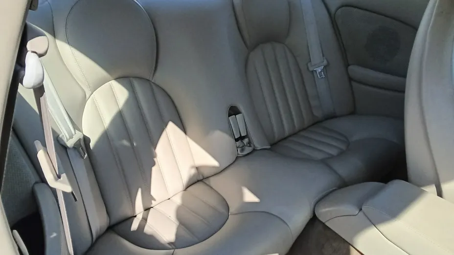 JAGUAR XK8 -