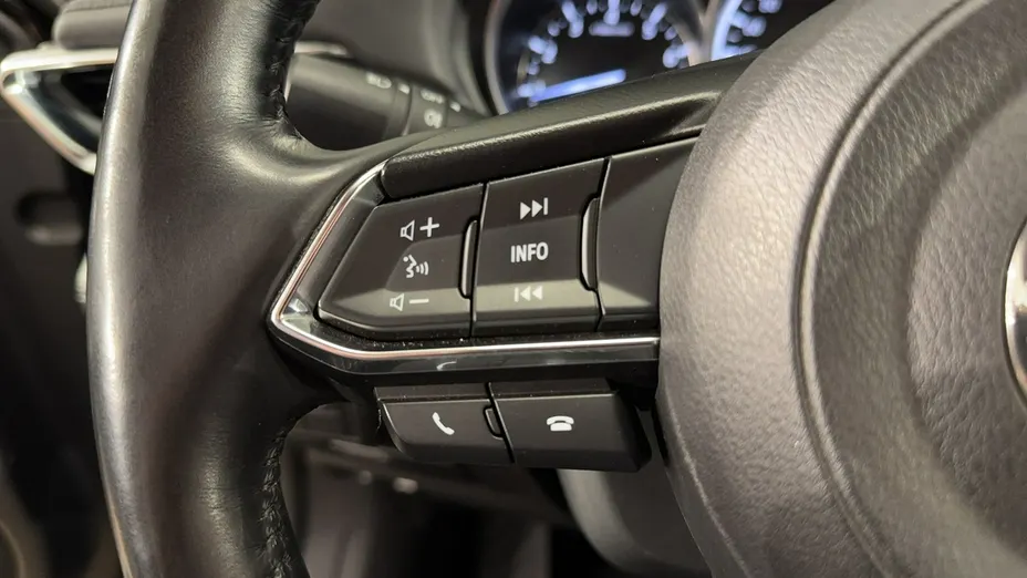 MAZDA 6 -