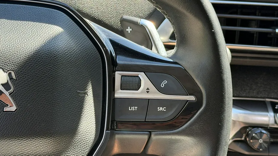 PEUGEOT 3008 -