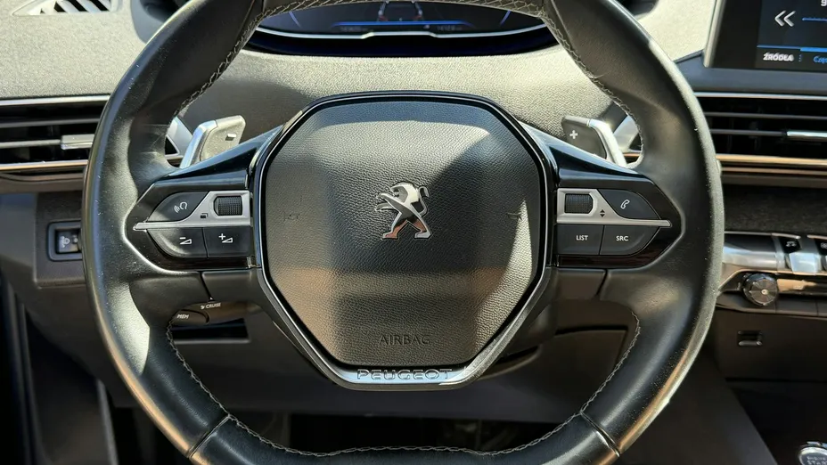 PEUGEOT 3008 -