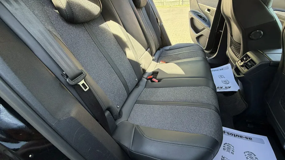 PEUGEOT 3008 -