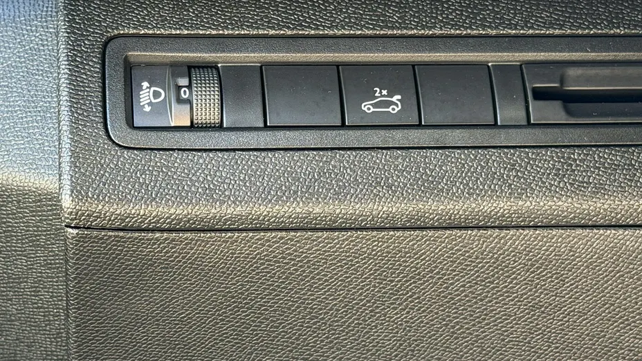 PEUGEOT 3008 -