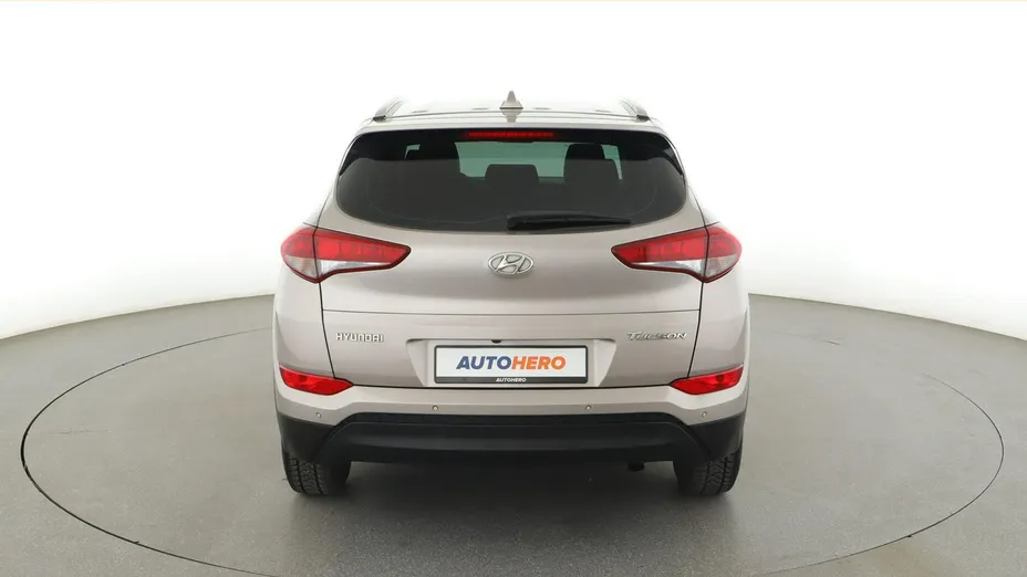 HYUNDAI Tucson -