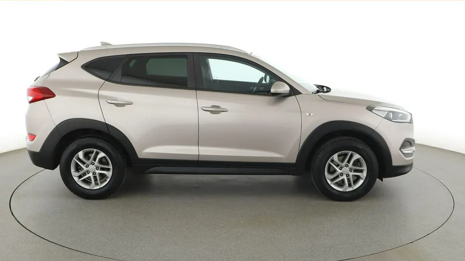 HYUNDAI Tucson -