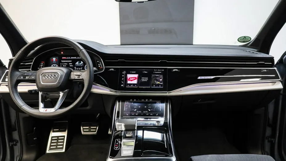 AUDI Q7 -