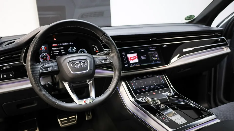 AUDI Q7 -