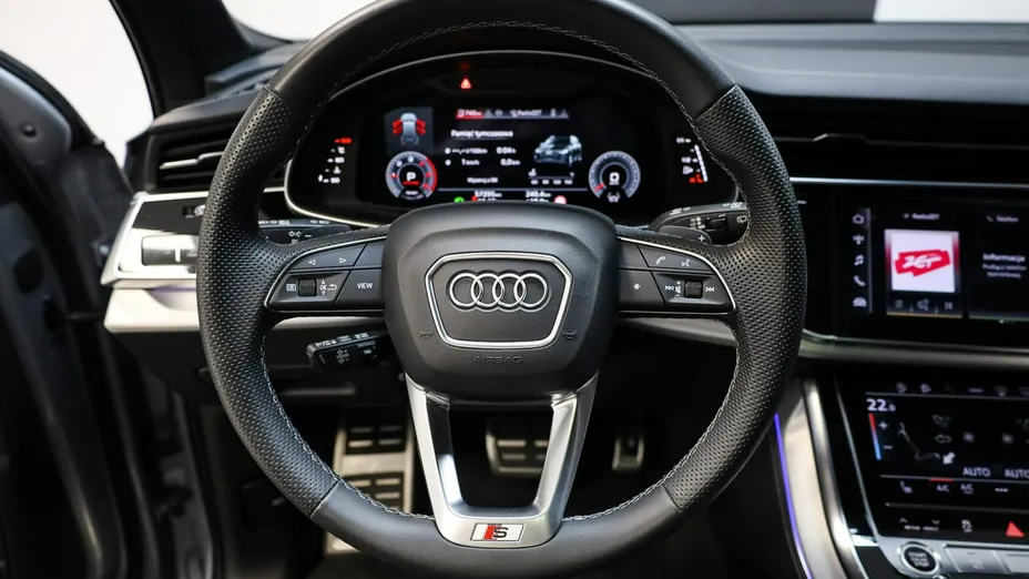 AUDI Q7 -