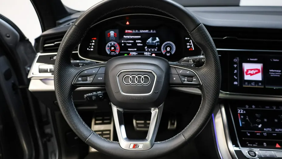 AUDI Q7 -