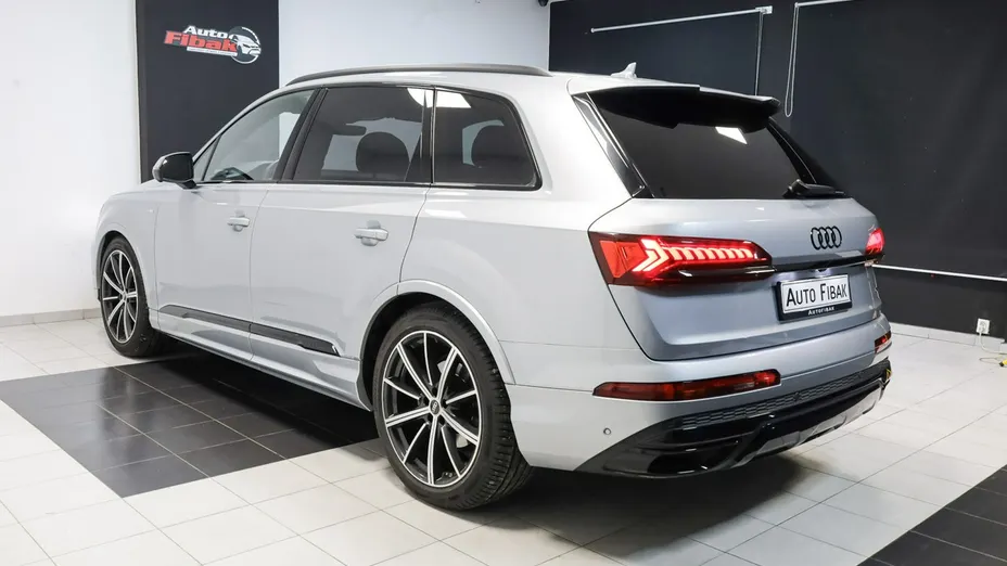 AUDI Q7 -
