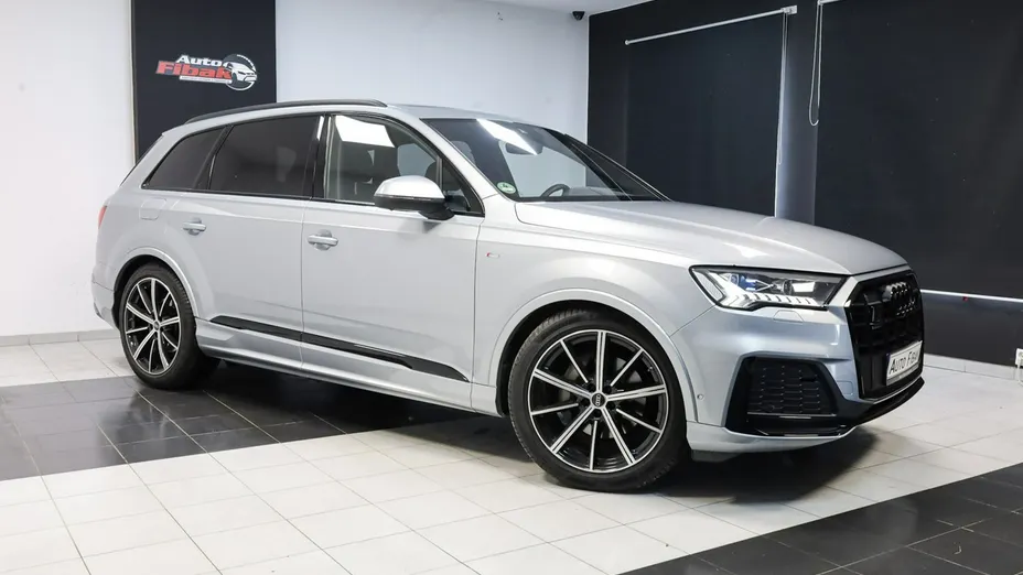 AUDI Q7 -