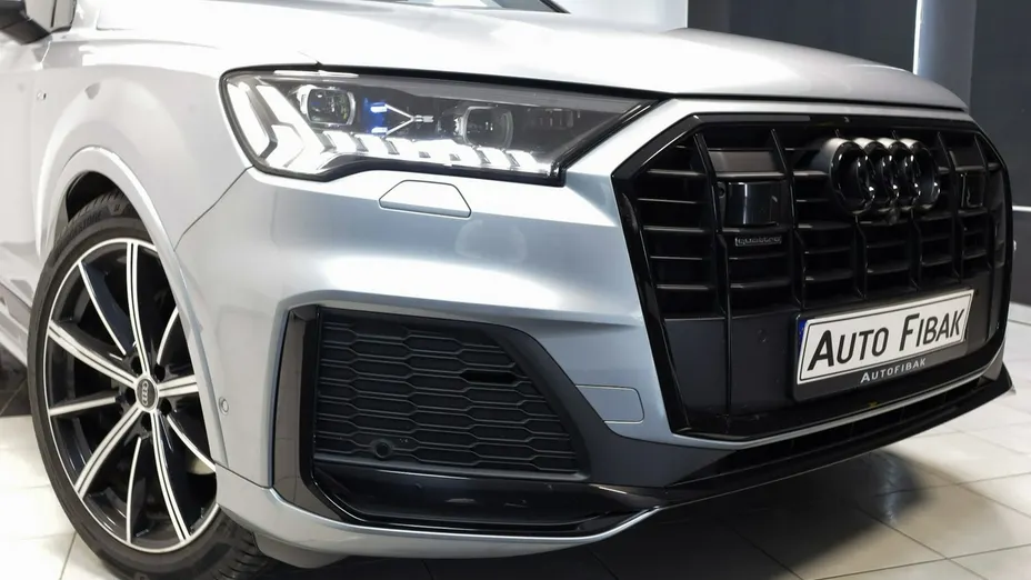 AUDI Q7 -