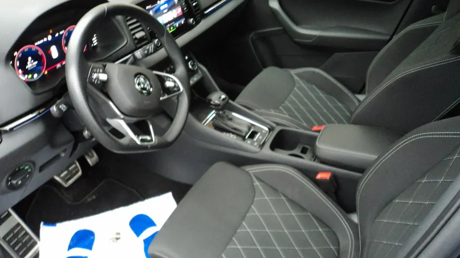 SKODA Karoq -