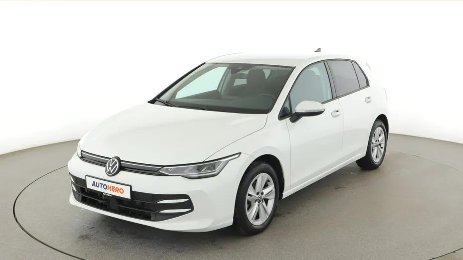 VOLKSWAGEN Golf -