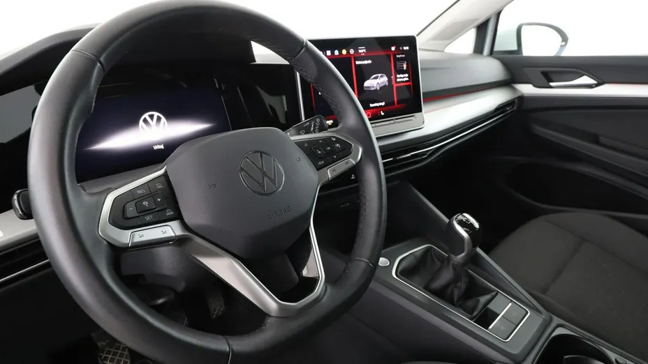 VOLKSWAGEN Golf -