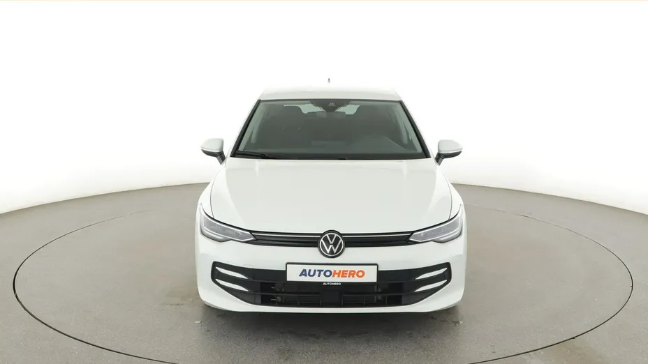 VOLKSWAGEN Golf -