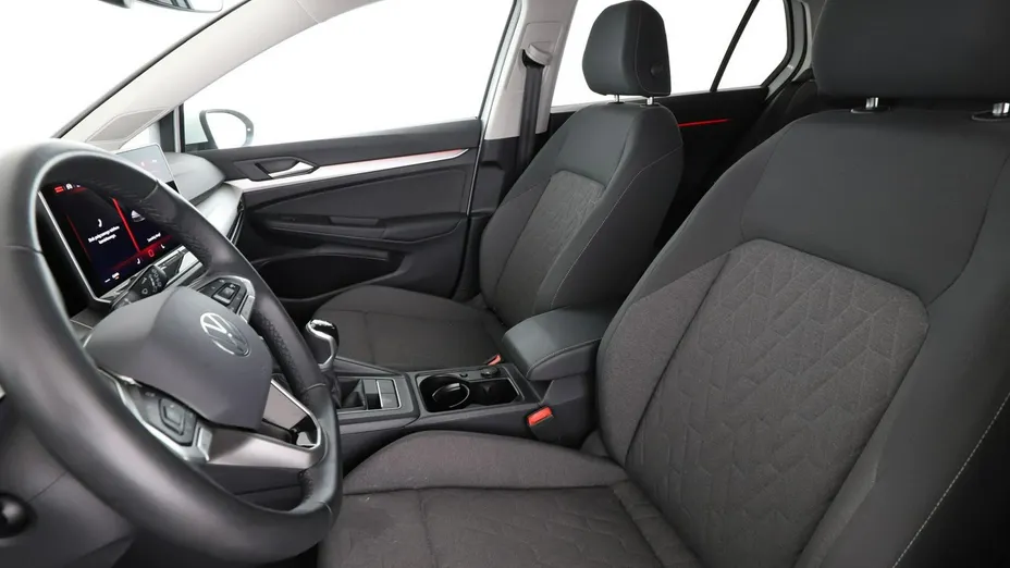 VOLKSWAGEN Golf -