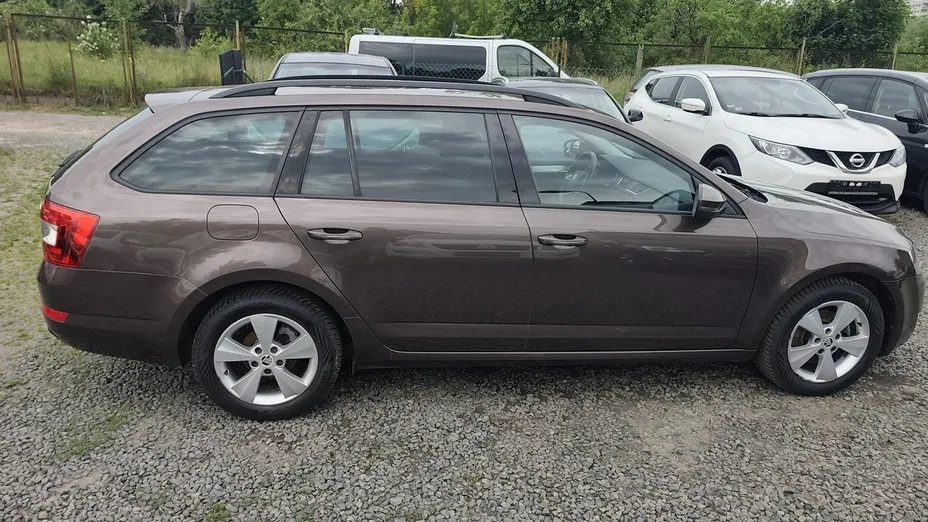 SKODA Octavia -