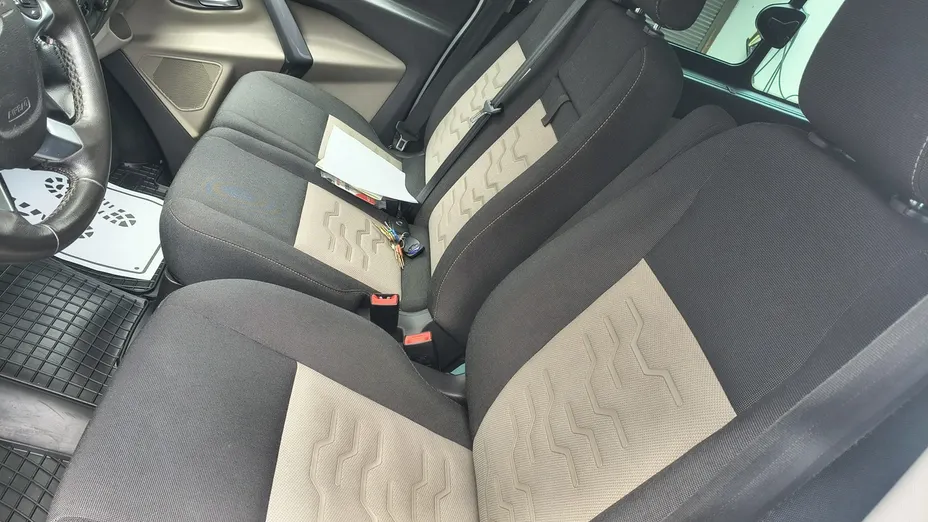 FORD Tourneo Custom -