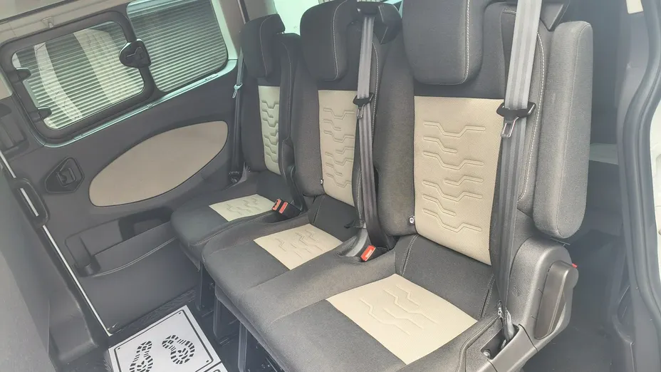 FORD Tourneo Custom -