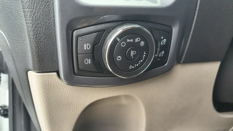 FORD Tourneo Custom -