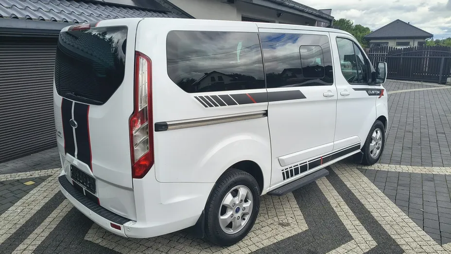 FORD Tourneo Custom -