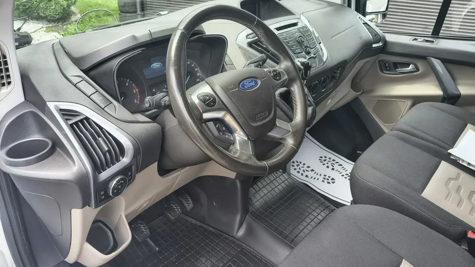 FORD Tourneo Custom -