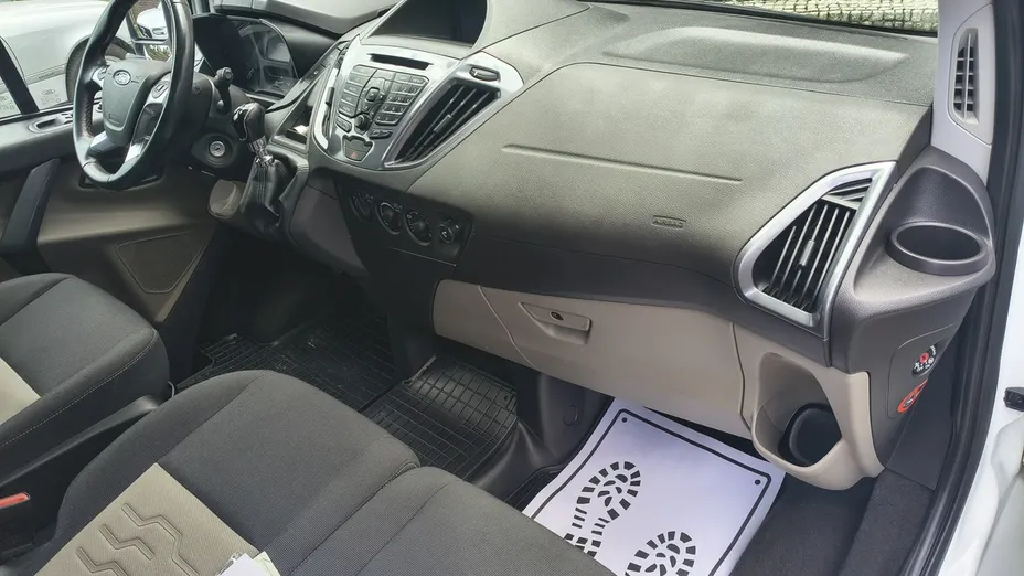 FORD Tourneo Custom -