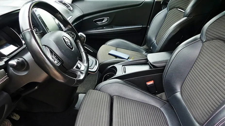 RENAULT Grand Scenic -