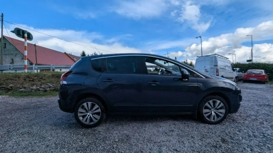 PEUGEOT 3008 -