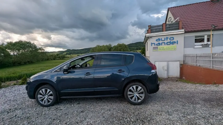 PEUGEOT 3008 -