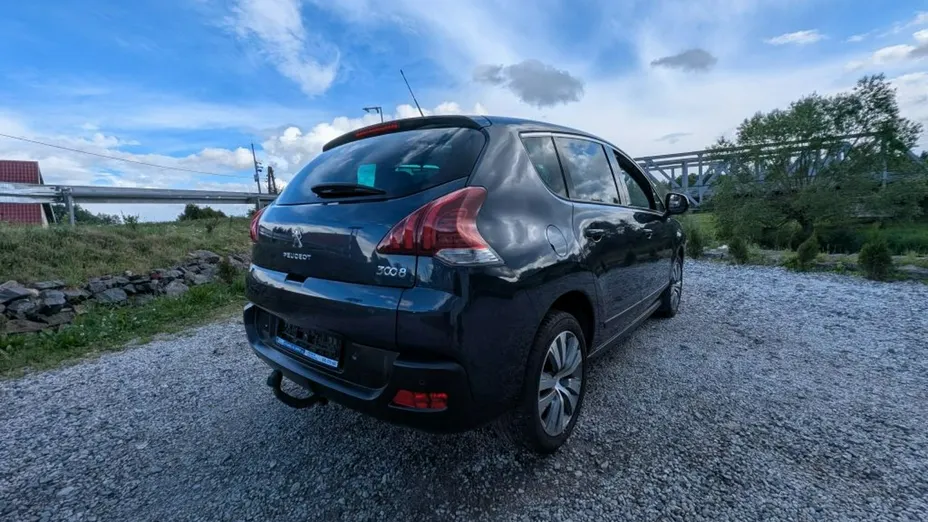 PEUGEOT 3008 -