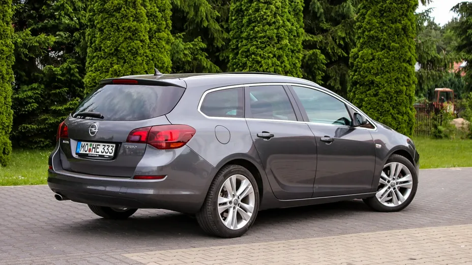 OPEL Astra -