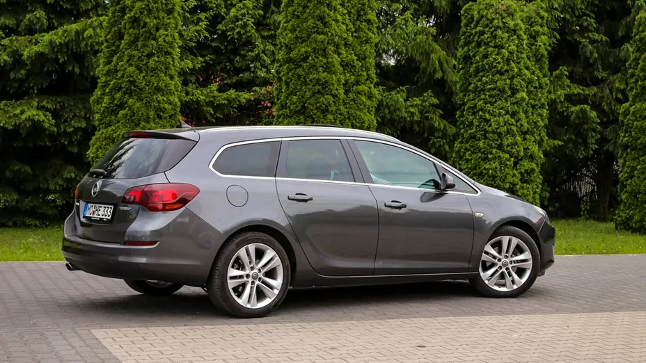 OPEL Astra -