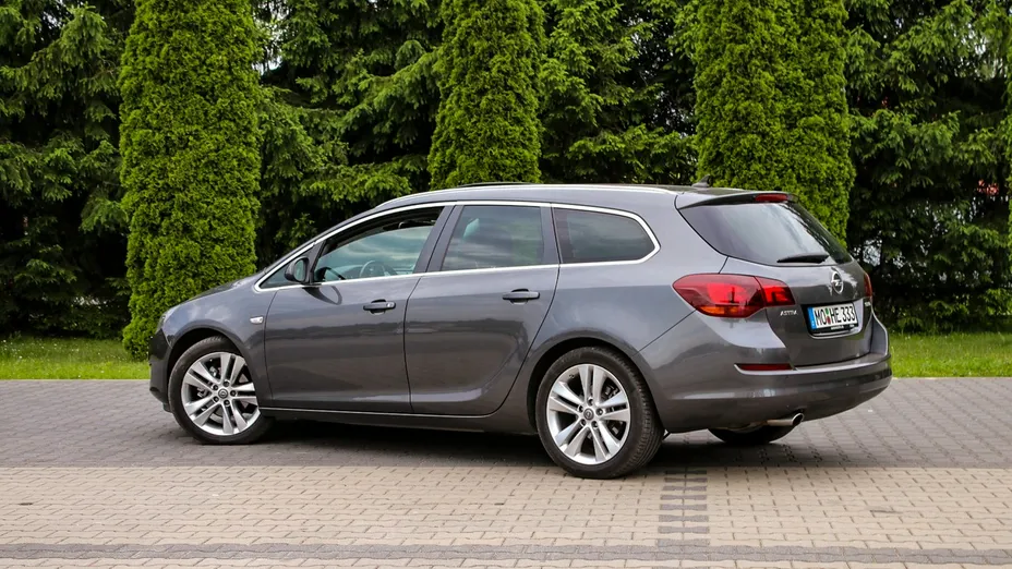 OPEL Astra -