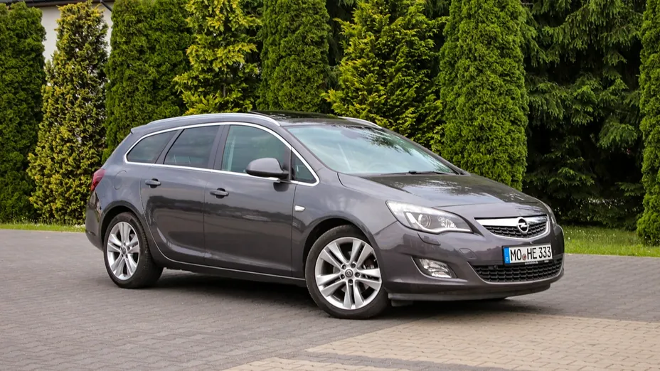 OPEL Astra -