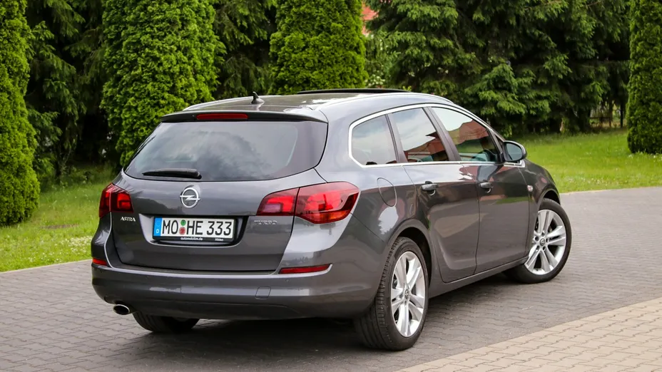 OPEL Astra -