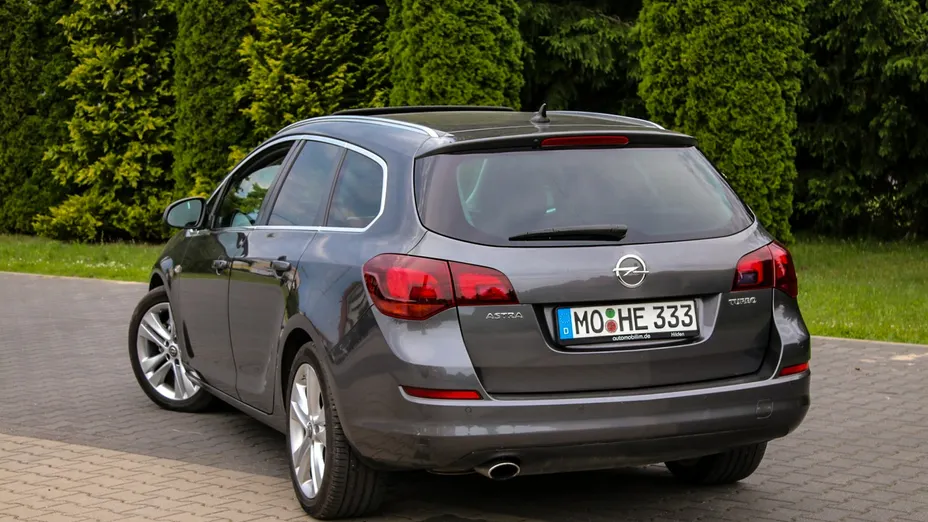 OPEL Astra -