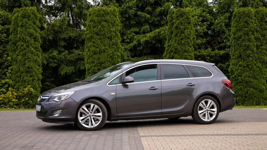 OPEL Astra -
