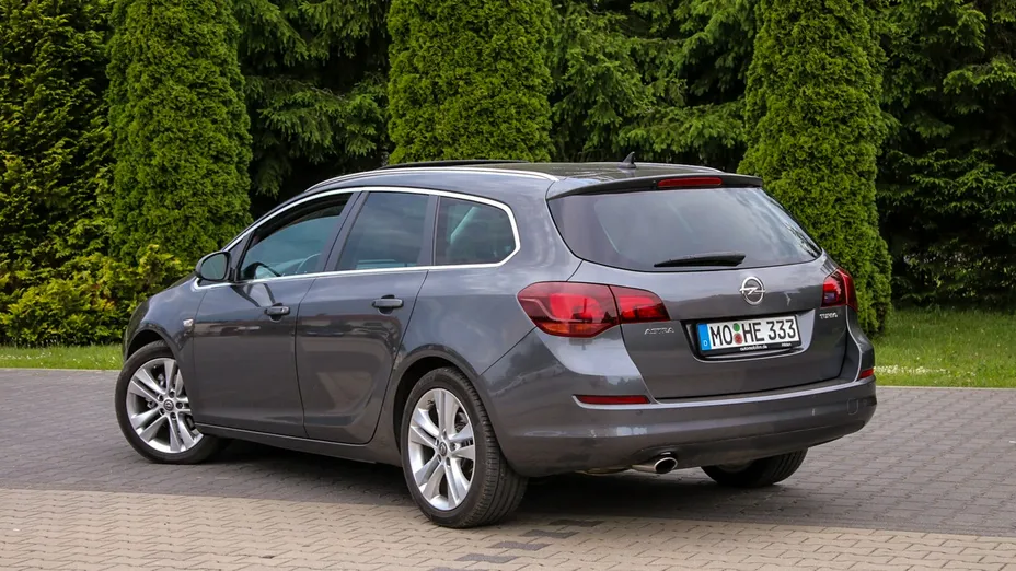 OPEL Astra -