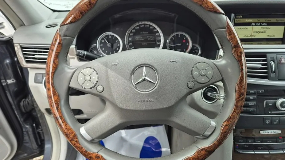 MERCEDES-BENZ E Klasa -
