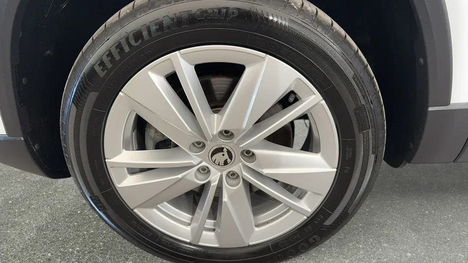 SKODA Karoq -