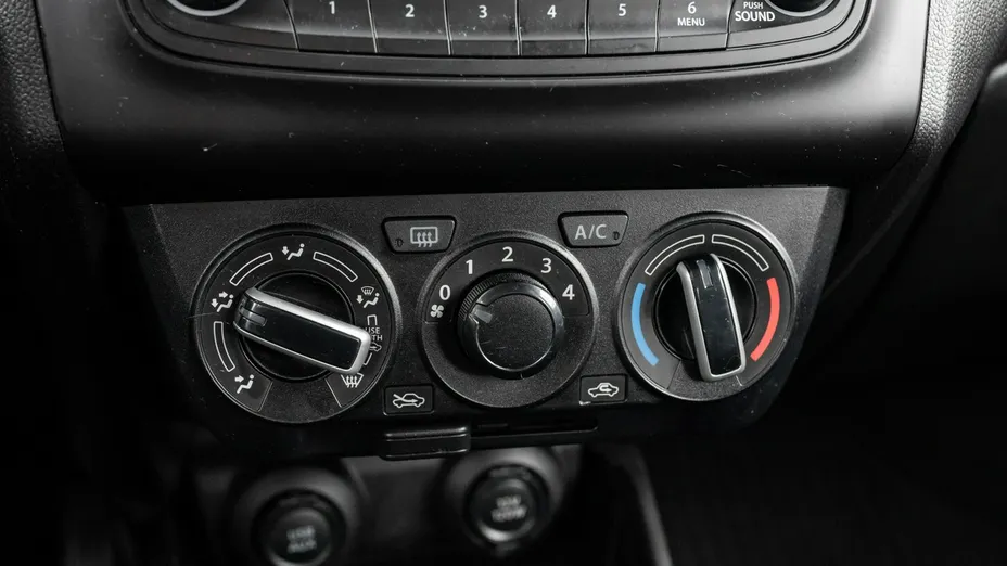 SUZUKI Swift -
