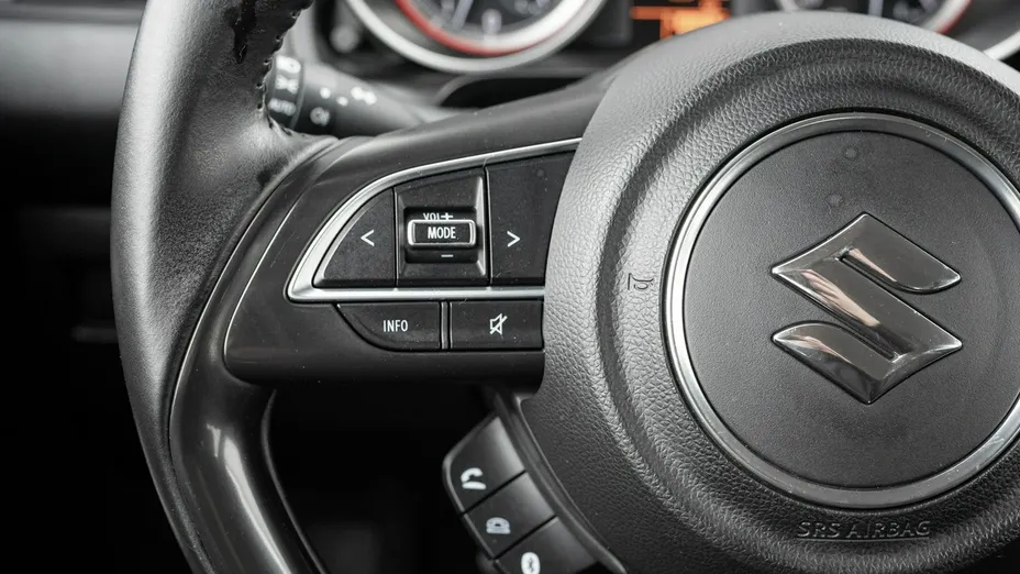 SUZUKI Swift -