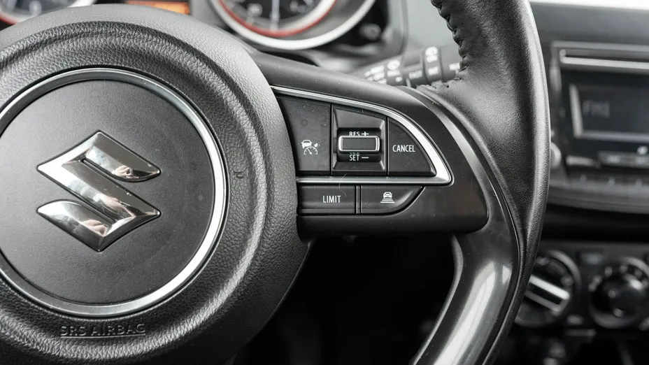 SUZUKI Swift -
