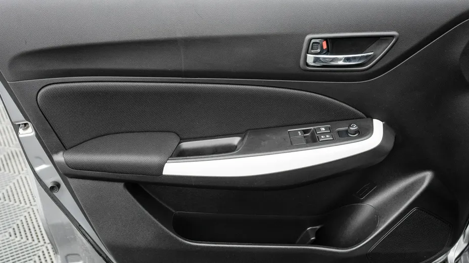 SUZUKI Swift -