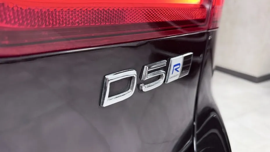 VOLVO V90 -