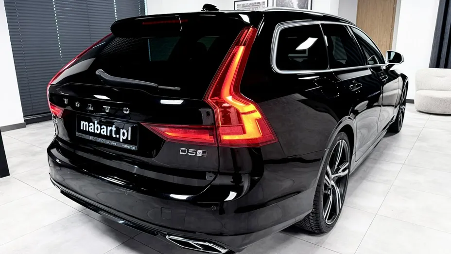 VOLVO V90 -